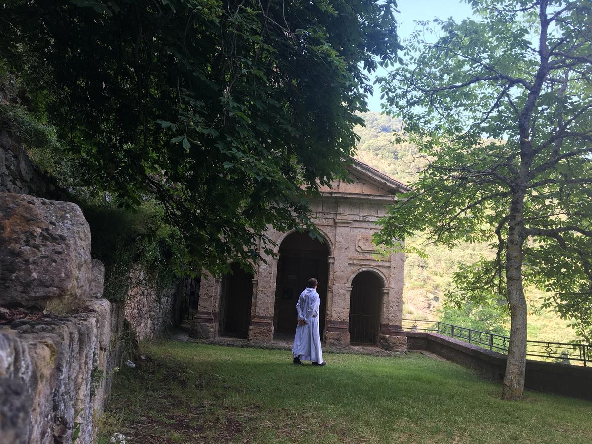 Monasterio De Santa Maria De Valvanera Anguiano Exterior photo